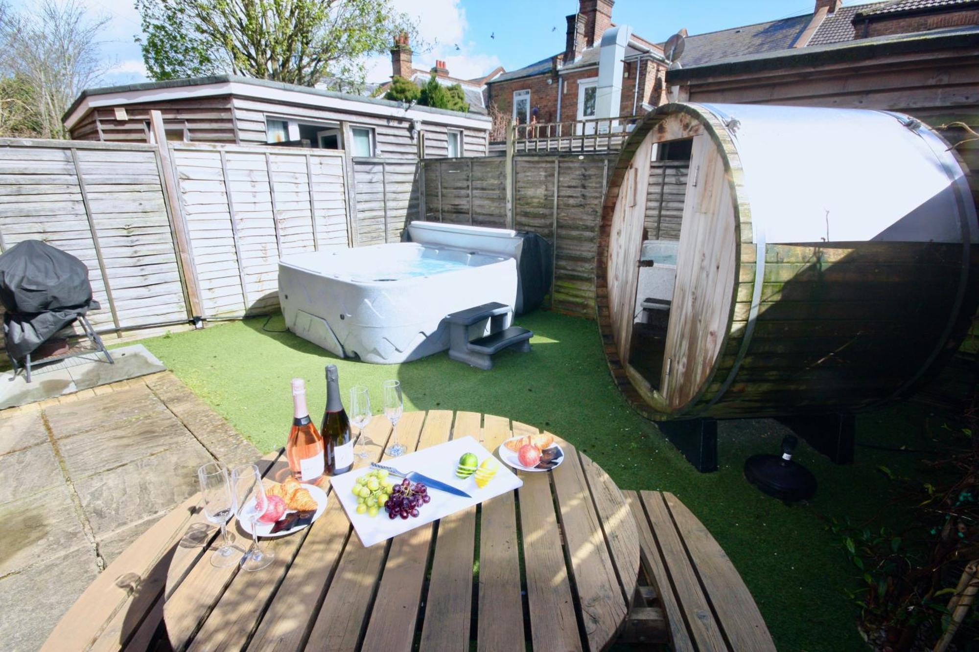 Holiday Home Hot Tub & Sauna 본머스 외부 사진