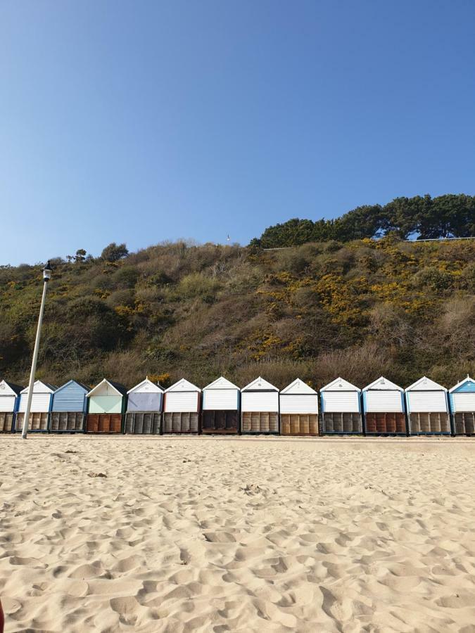 Holiday Home Hot Tub & Sauna 본머스 외부 사진